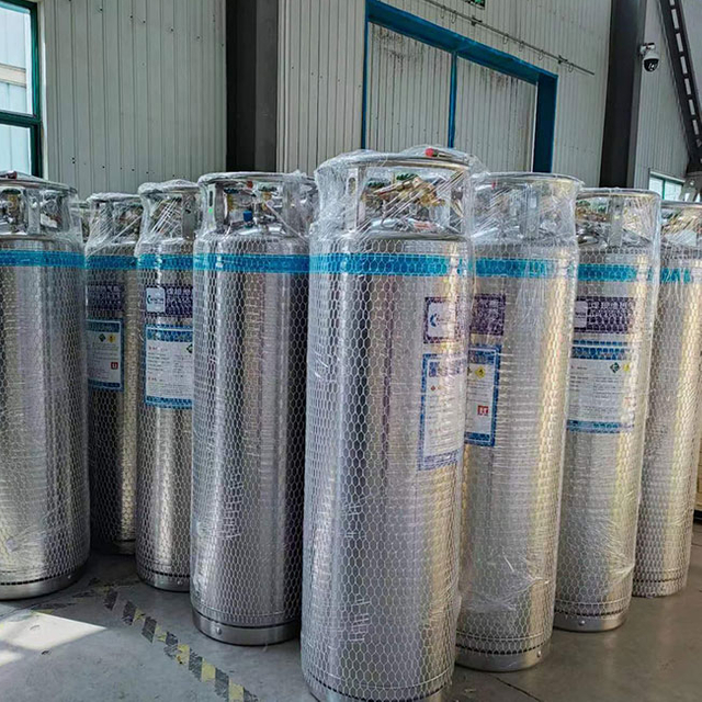 100L-200L Portable Liquid Oxygen Nitrogen Argon Cryogenic Cylinders